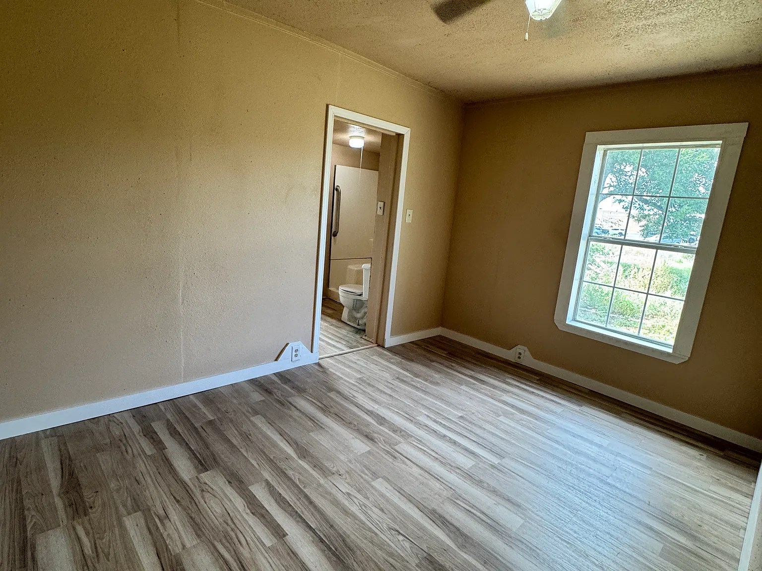 2 bed, 940 sqft, $1,095 — Photo 3