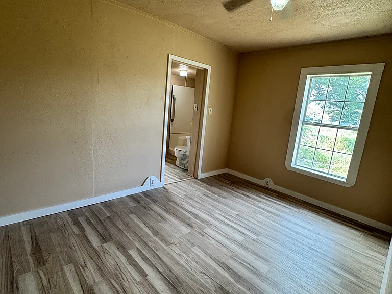 119 N Emerick St — Photo 7