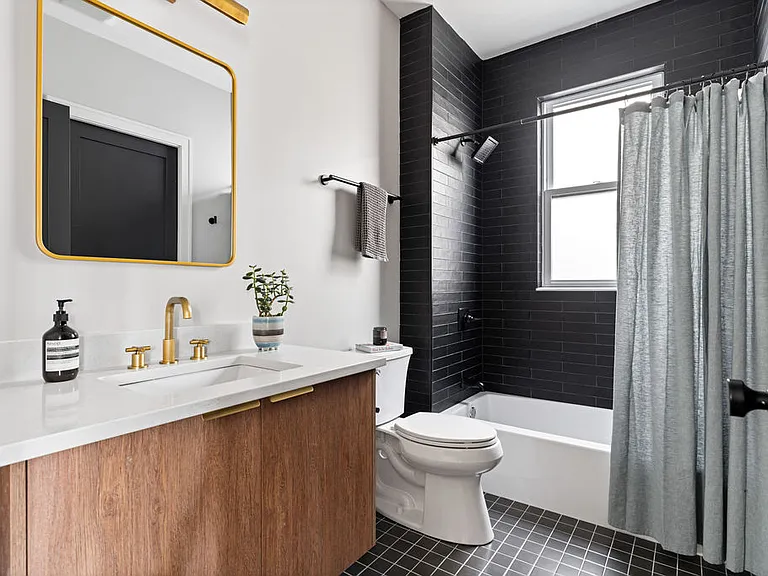 3247 N Central Park Ave #2 — Photo 29
