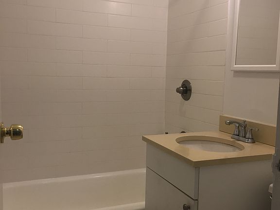 4th image of 306 W 92nd St