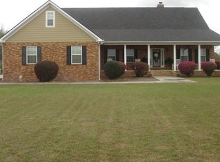 40 Comer Yawn Rd, Hazlehurst, GA 31539