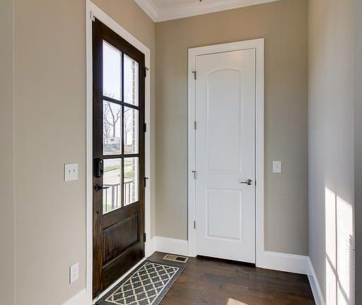3rd image of 616 Summit Oaks Ct