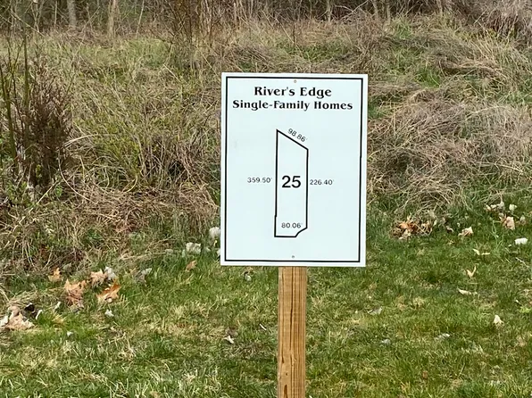 3373 Rivers Edge Dr, Saint Joseph, MI 49085