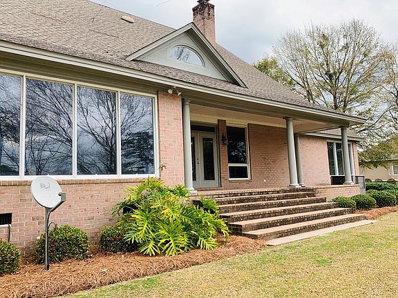 4th image of 131 Lakeview Ct