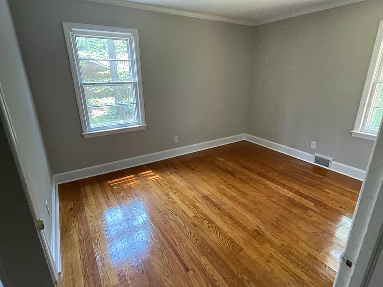 1612 Lynne Ave — Photo 4