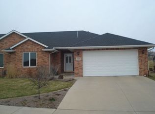 2337 Harvest View Dr, Dubuque, IA 52002