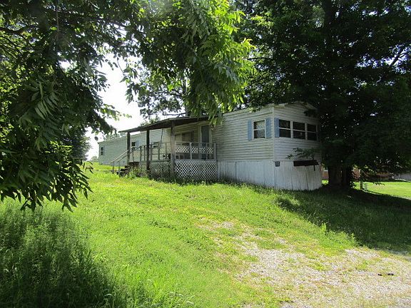 2nd image of 302 Dunn St
