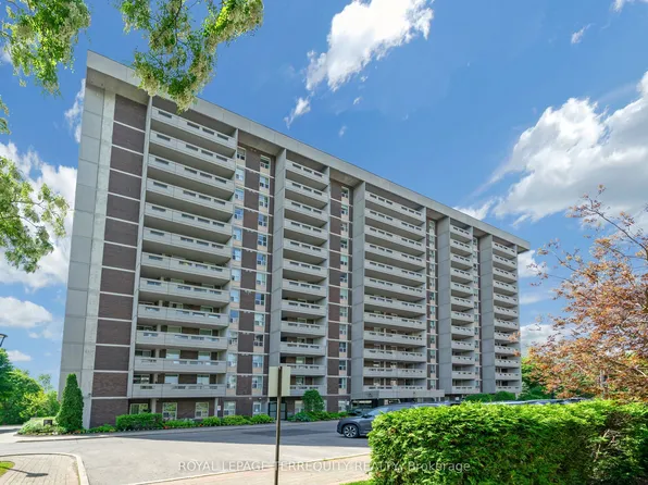 50 Inverlochy Blvd #804, Markham, ON L3T 4T6
