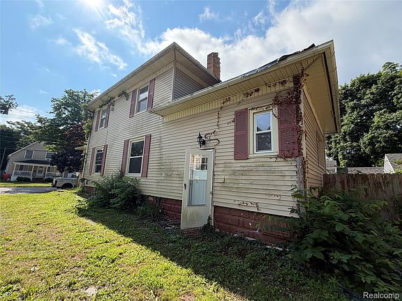 4th image of 808 Division St
