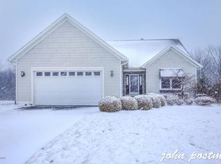 7290 Rivendell Farms Rd, Lowell, MI 49331