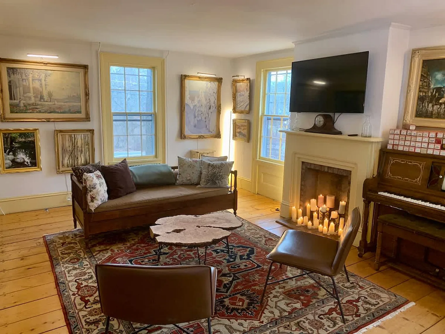 4 bed, 3.0 bath, 2497 sqft, $9,696 — Photo 1