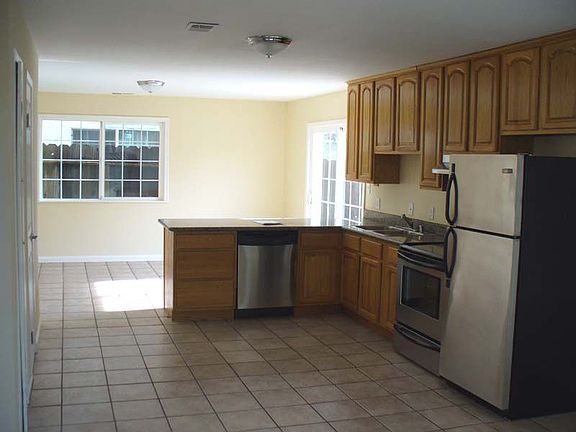 2nd image of 50 Buchanan Ct