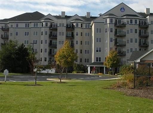 2nd image of 10 Seaport Dr APT 2512