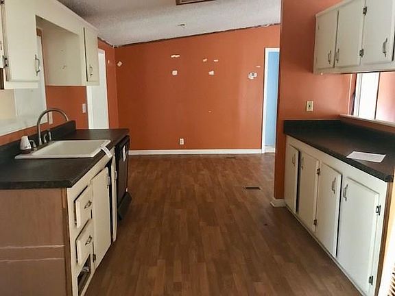 5th image of 4820 Lee Road 390