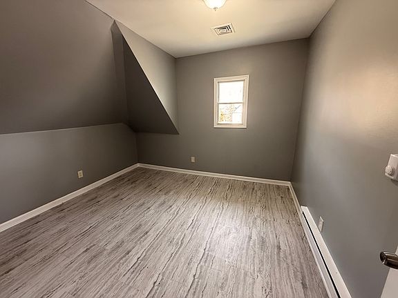4th image of 91 Chestnut St Floor 3