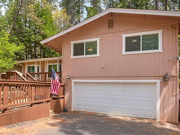 3rd image of 5701 Columbine Way
