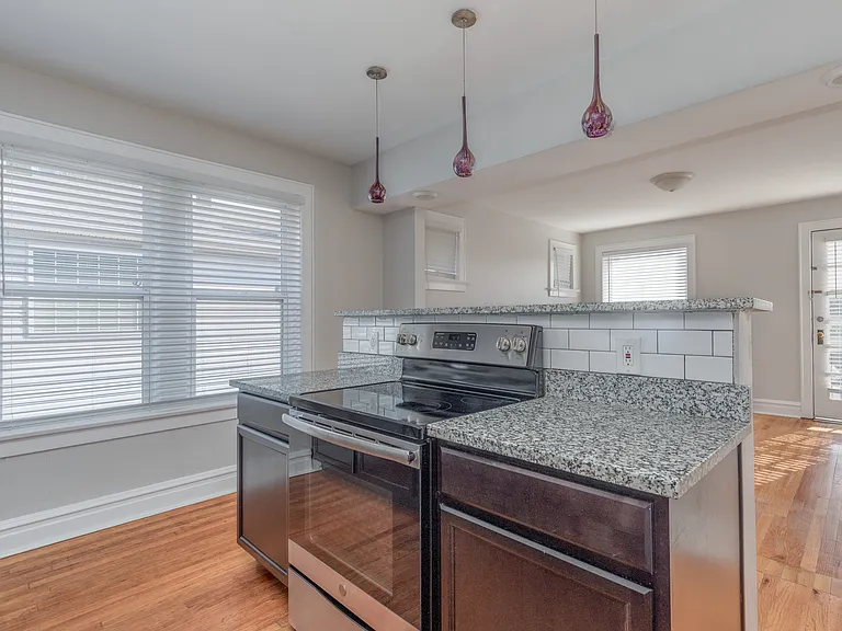 1555 Tamm Ave #B — Photo 8