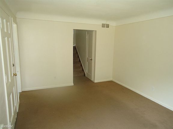 5th image of 2081 Michigan Blvd