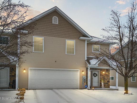 2nd image of 233 Shadow Wood Cir