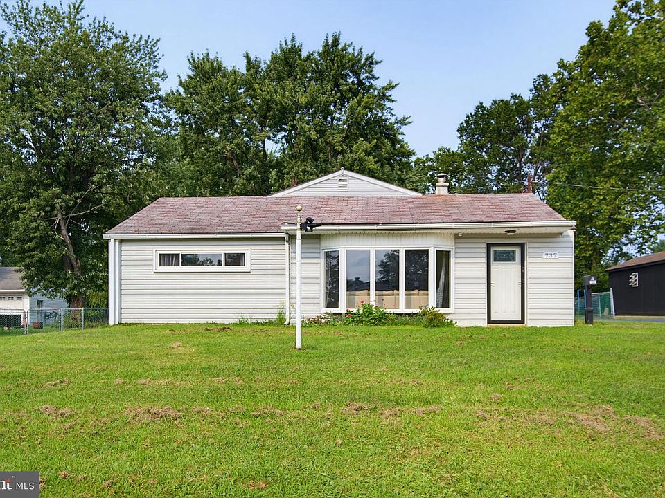 1st image of 737 Woodbrook Ln