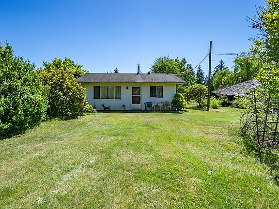 4th image of 25792 Dewdney Trunk Rd