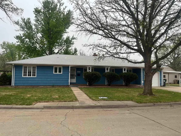 1001 Tobias Dr, Lyons, KS 67554