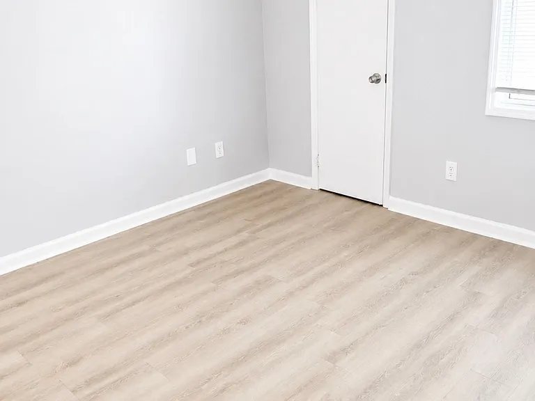 5012 Chancellor Sq NW — Photo 9