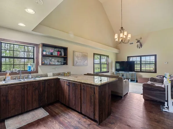 14268 S County Road 3163, Mount Enterprise, TX 75681