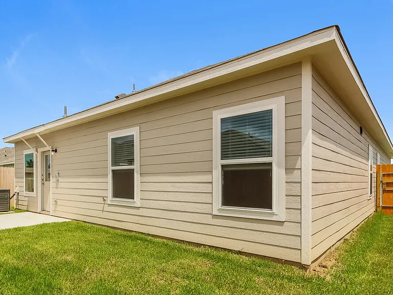 15667 Plum Brook Dr — Photo 19