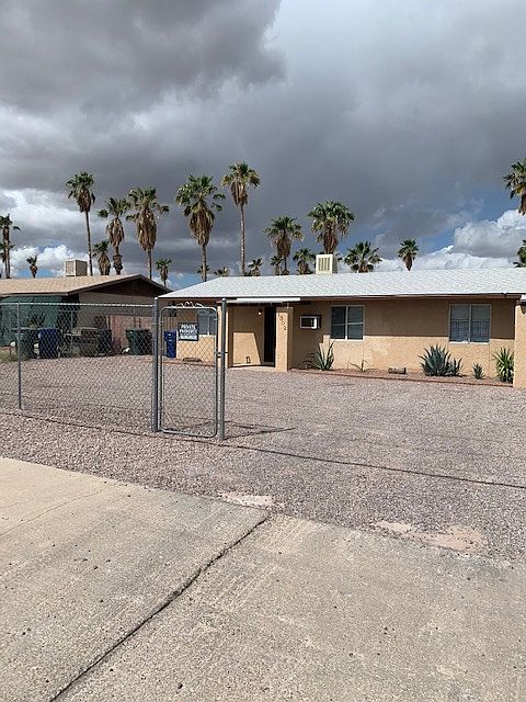 Entrance to property. Additional photos to follow.