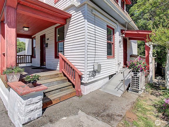 3rd image of 3521 L Street