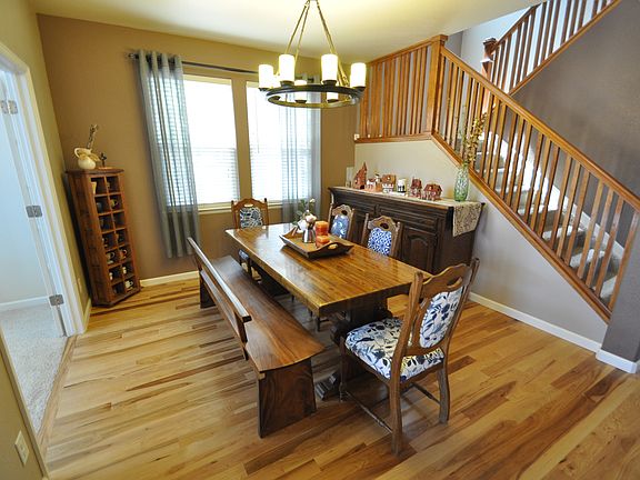 Separate formal dining room