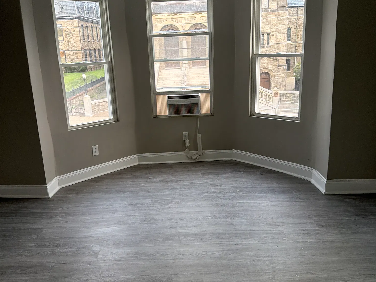 1 bed, 900 sqft, $1,175 — Photo 4