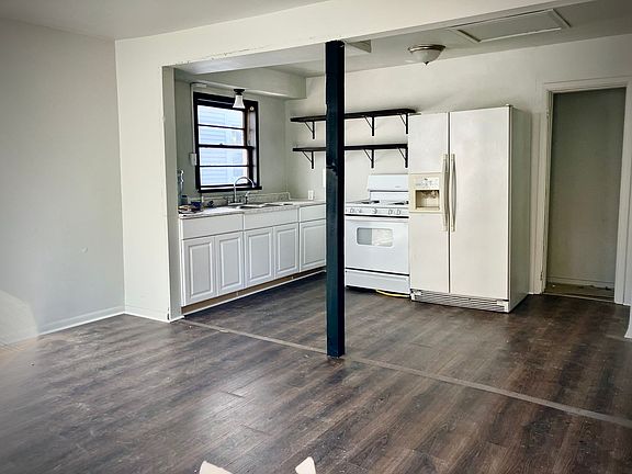 2nd image of 318 Sherman St Unit 1