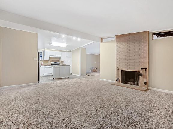 2nd image of 920 Cummins Way