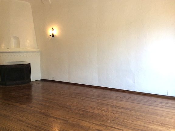 3rd image of 1515 1/2 N Hayworth Ave