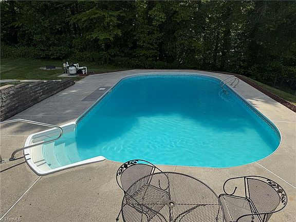 5th image of 146 Wagoner Dr