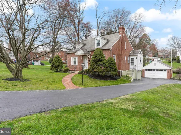 22 Rockwood Rd, Newtown Square, PA 19073