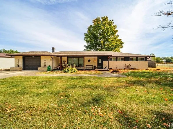 8000 S Maple Dr, Daleville, IN 47334