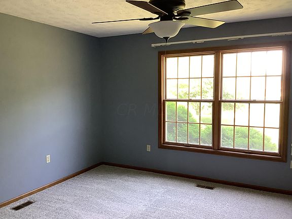 4th image of 321 Thames Ct