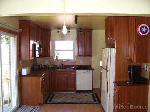 2nd image of 3370 Richmond Ave