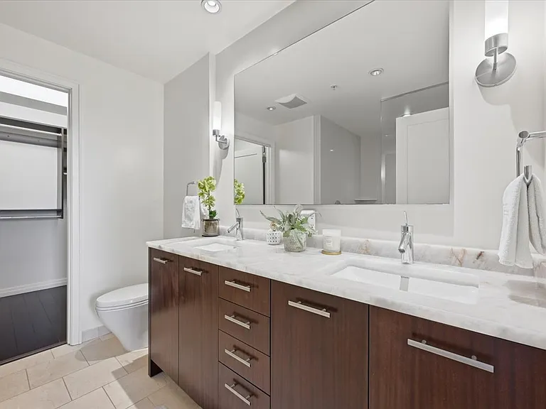 10700 NE 4th St #1006 — Photo 15