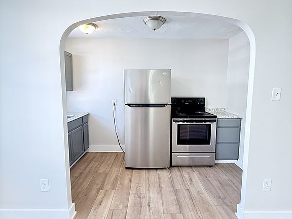2nd image of 110 E Market St #11566666