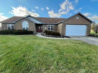 815 W Eva Cir, Springfield, OH 45504