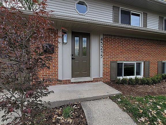 2nd image of 43215 Fortner Dr