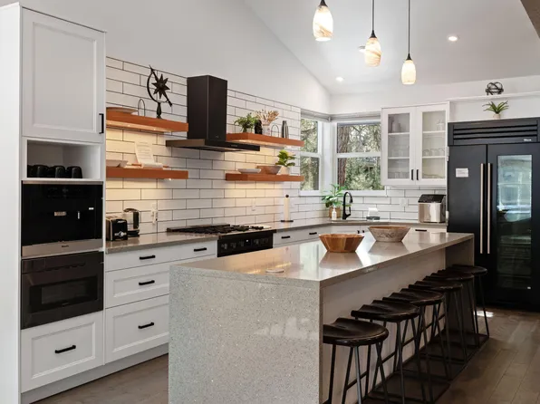 57752 Lassen Ln #9, Bend, OR 97707