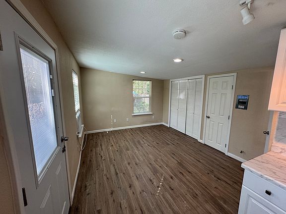 5th image of 2419 Hondo Ave