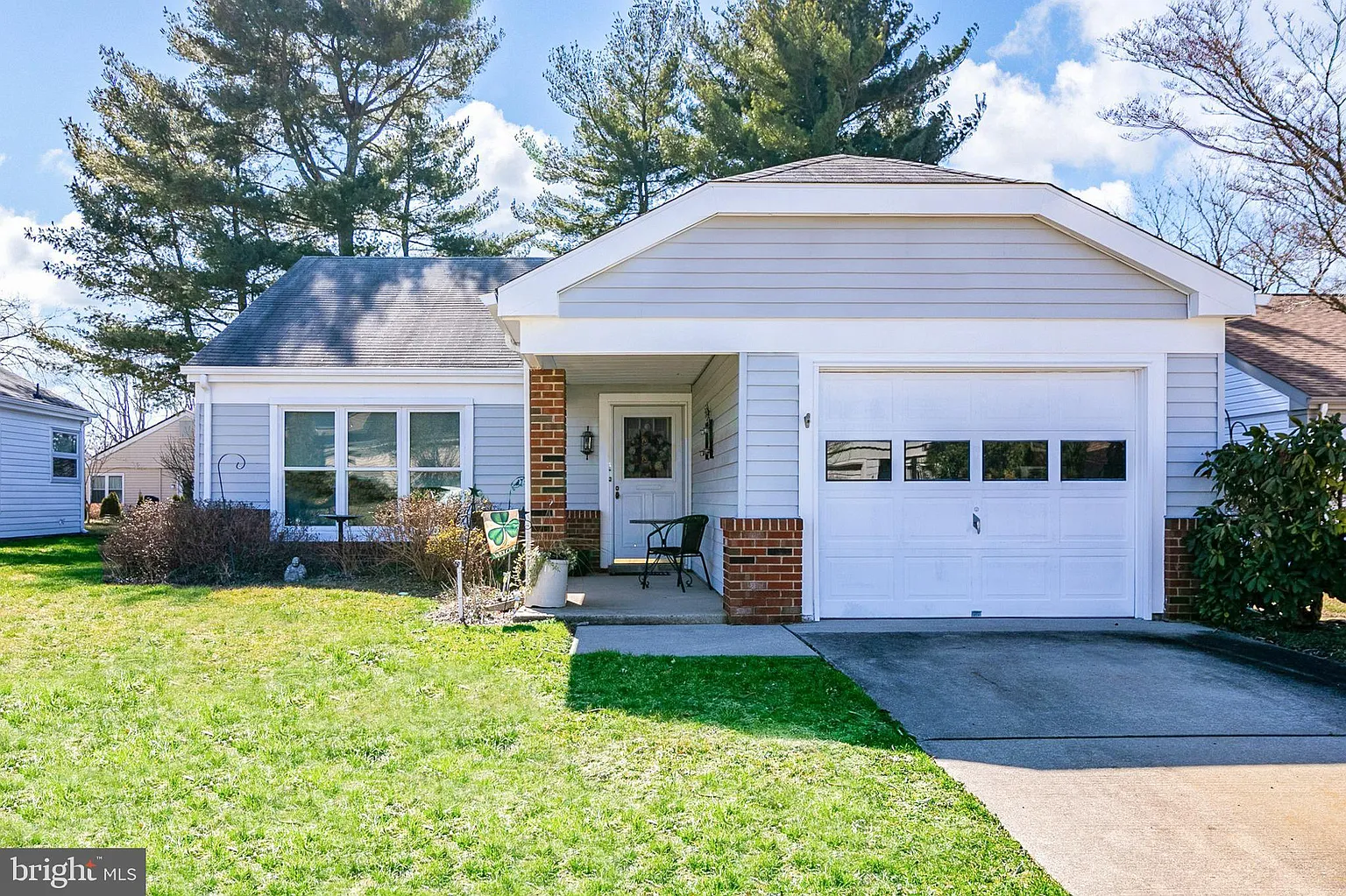 23 Banbury Ln photo 1