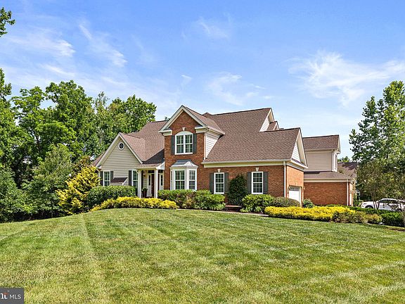 3rd image of 5761 Amelia Springs Cir