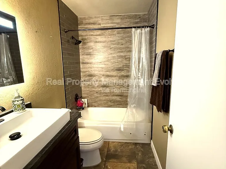 16645 N 34th Dr — Photo 15